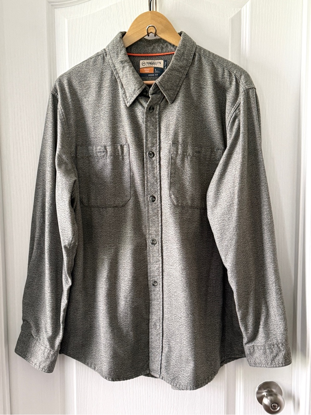 Magellan Outdoors Men’s Grey Button-Up Long Sleeve Shirt Size L